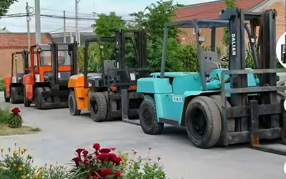 梨園叉車出租，吊車出租服務好，價格低，包老板們滿意
